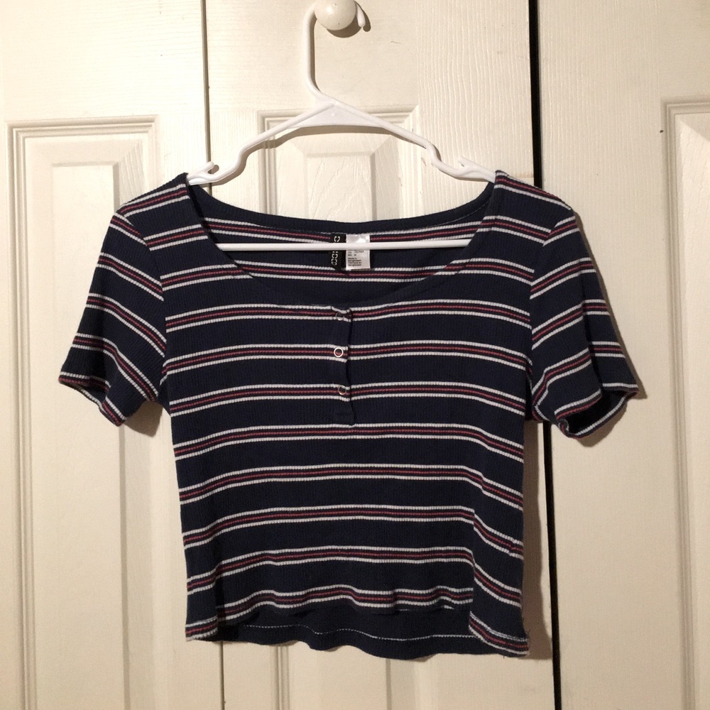 Crop Short Sleeve broad neck cut top